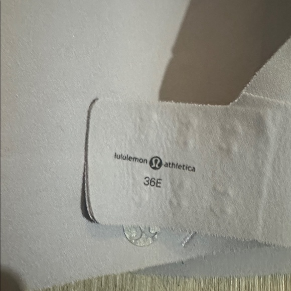 lululemon athletica Light Blue Enlite Sports Bra 36E - Picture 4 of 9